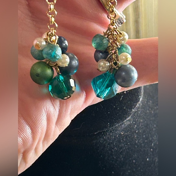 Aqua Sea Necklace with Earrings to match - Picture 9 of 9